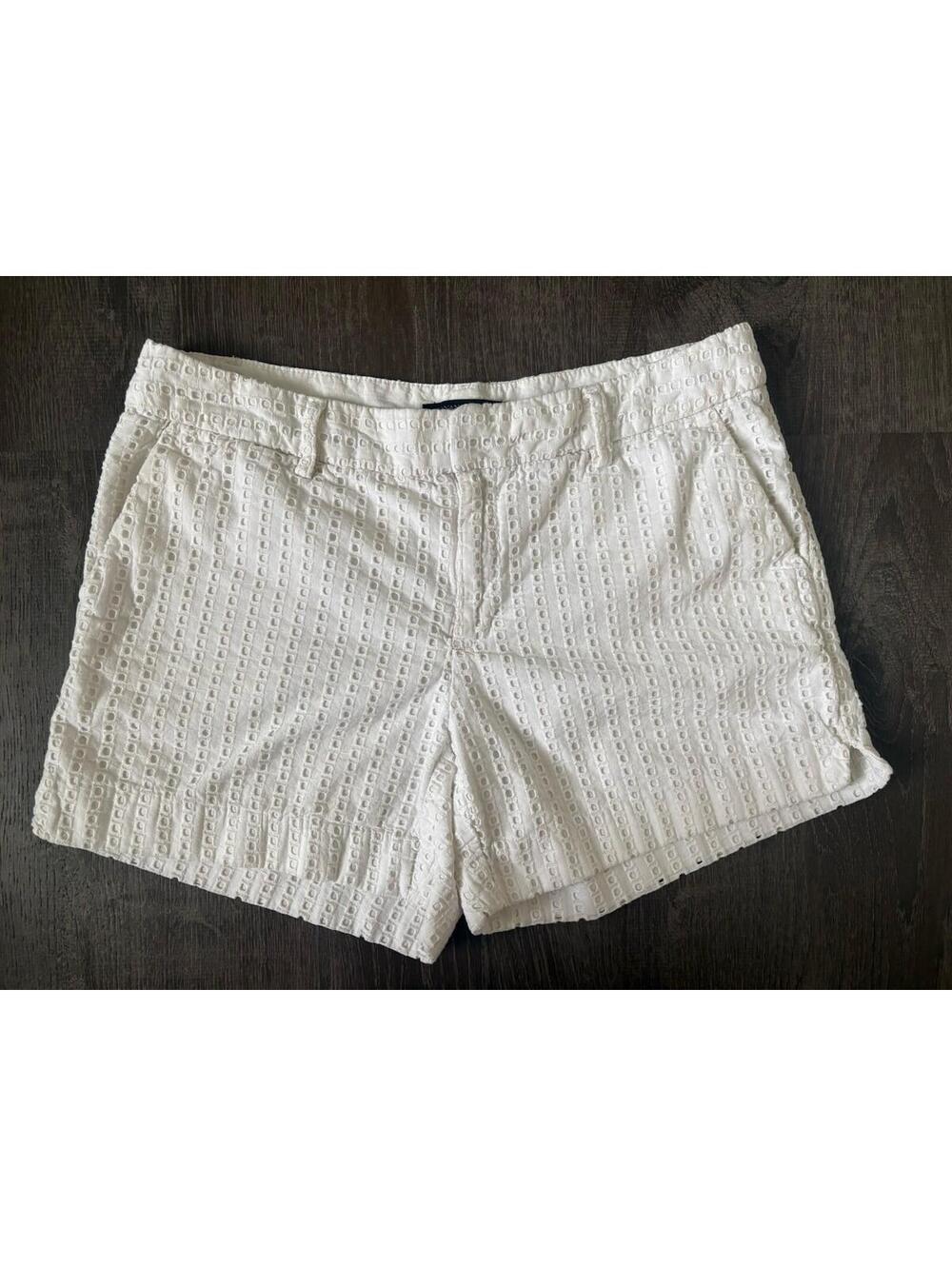 Banana Republic Women's White 100% Cotton Shorts Size 4 Eyelet Coastal Beach